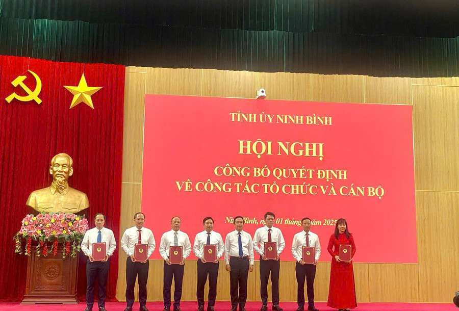 Tỉnh Ninh Bình mới có Tân Giám đốc Sở GD&ĐT là người quê Vụ Bản (Nam Định cũ)