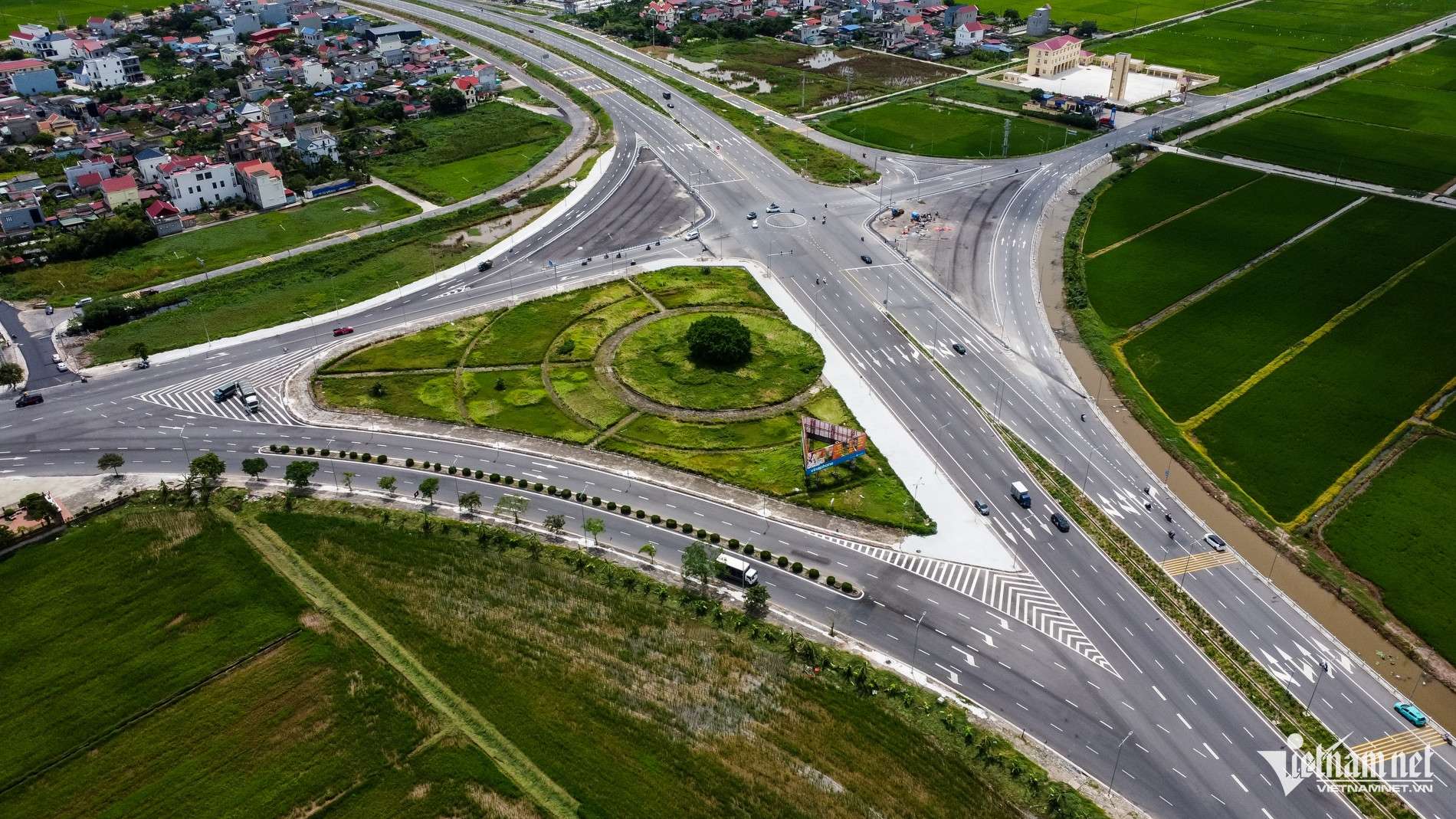 Toàn cảnh tuyến đường 6.400 tỷ đồng ở Ninh Bình sắp hoàn thành