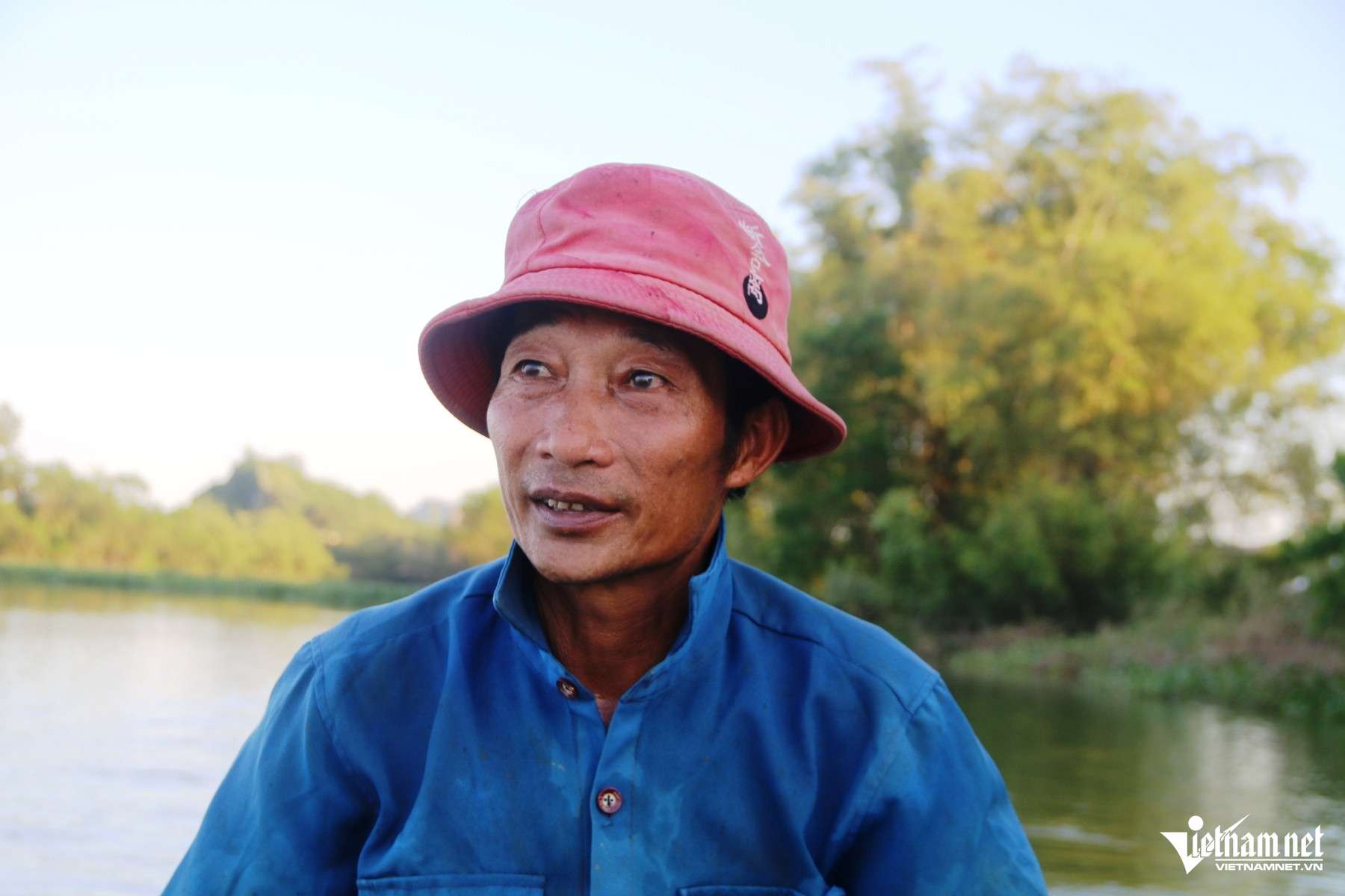 ‘Gã khùng’ ở Ninh Bình hơn thập kỷ làm ‘cha nuôi’ của đàn cò trắng trên sông