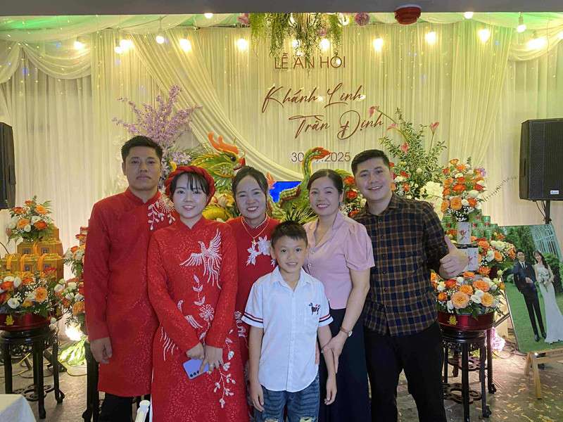 Chú rể Ninh Bình rước dâu giữa ngày Hà Nội ngập nặng, kể trải nghiệm nhớ đời