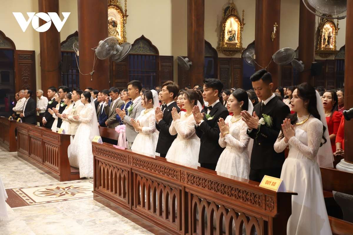 Đền thánh Trung Lao – Dáng đứng thánh thiện giữa làng quê Ninh Bình