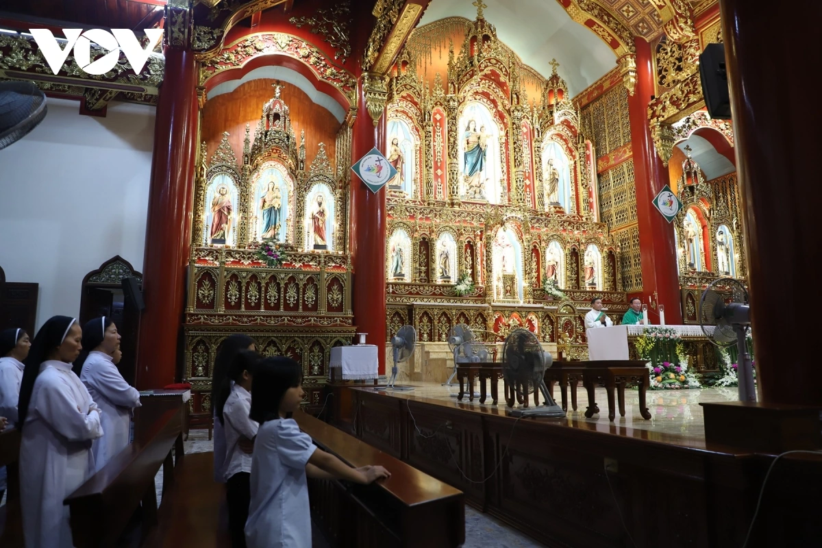 Đền thánh Trung Lao – Dáng đứng thánh thiện giữa làng quê Ninh Bình