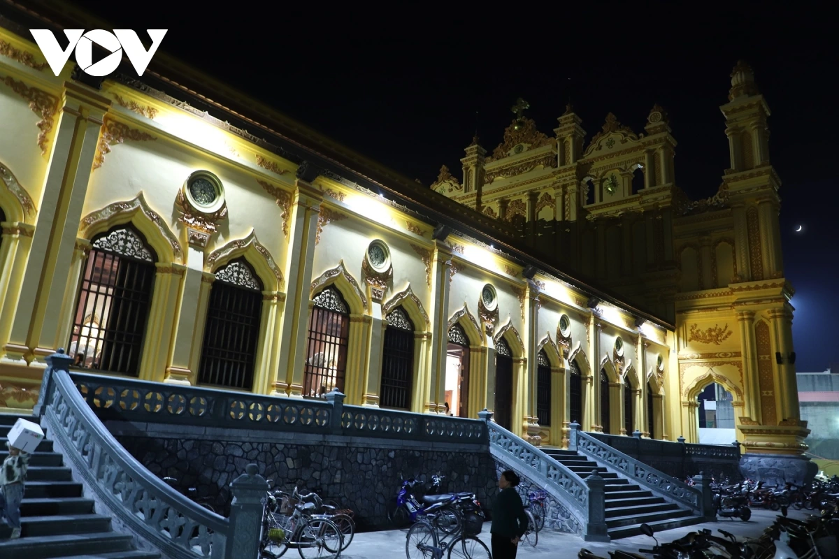 Đền thánh Trung Lao – Dáng đứng thánh thiện giữa làng quê Ninh Bình