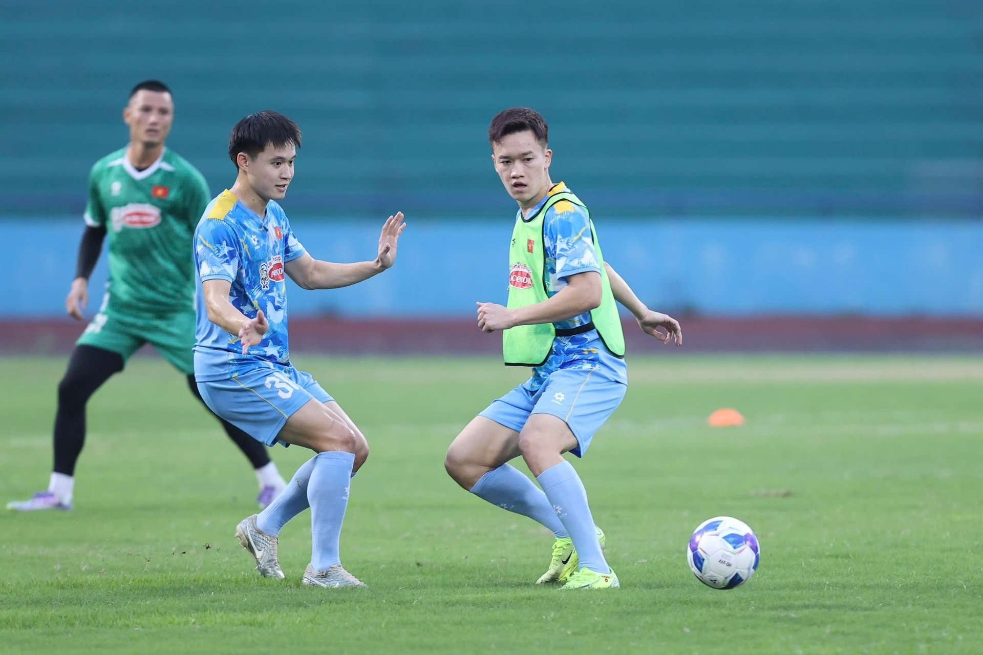 Thép xanh Nam Định “trảm” Brenner, tậu ngoại binh mới toanh