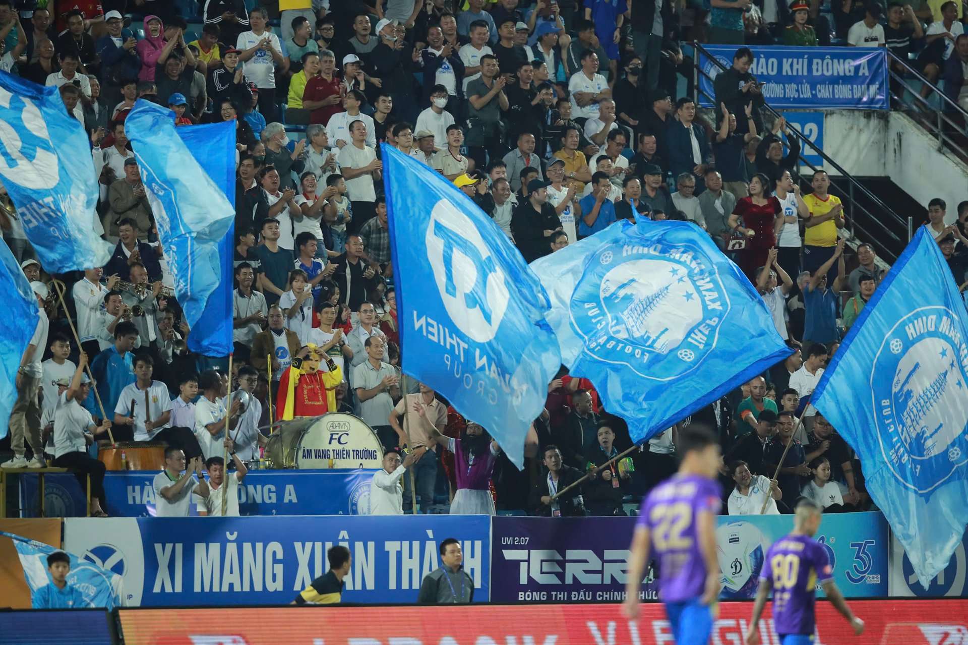 Thép Xanh Nam Định “Mở cửa Thiên Trường” miễn phí, chào đón HLV mới và Nguyễn Xuân Son trở lại