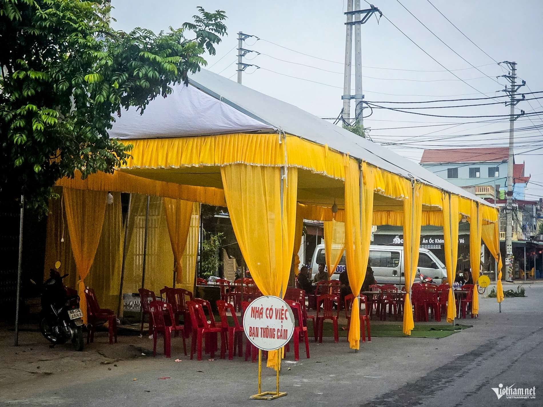 Vụ tai nạn 4 người đi đám cưới tử vong trên cao tốc: Thắt lòng đám tang