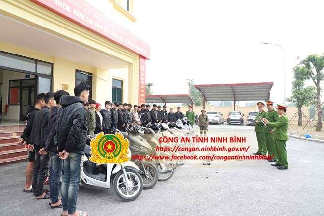 Triệu tập 27 đối tượng dùng dao, kiếm đánh nhau ở Ninh Bình