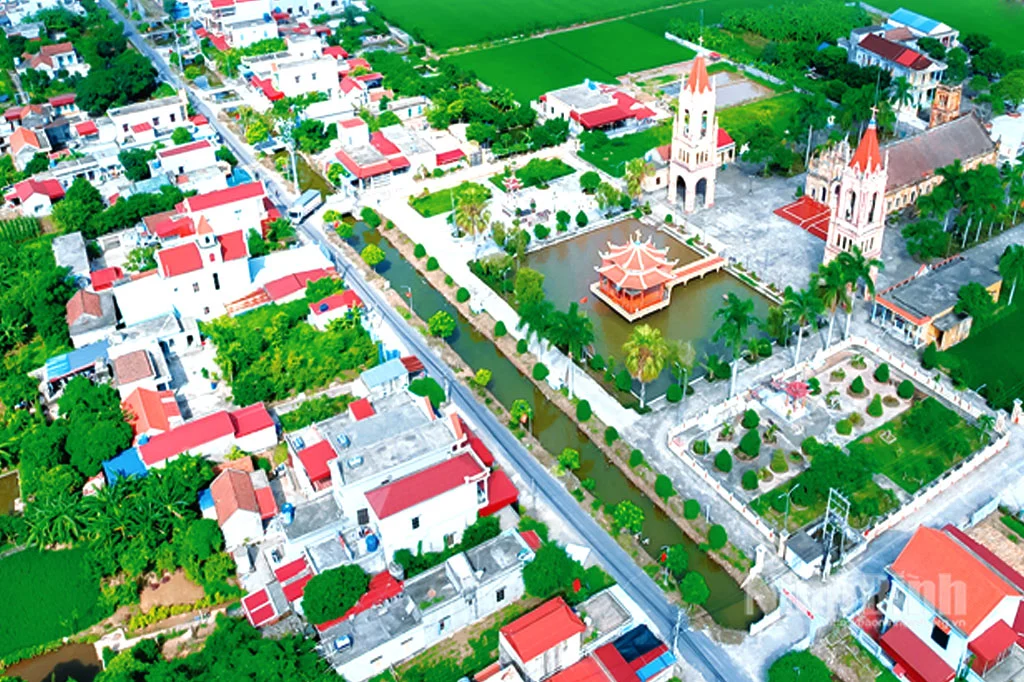 Nông thôn mới nâng cao, nông thôn mới kiểu mẫu ở tỉnh Ninh Bình đang có nơi xã giàu hơn, nhà to đẹp, làng thông minh