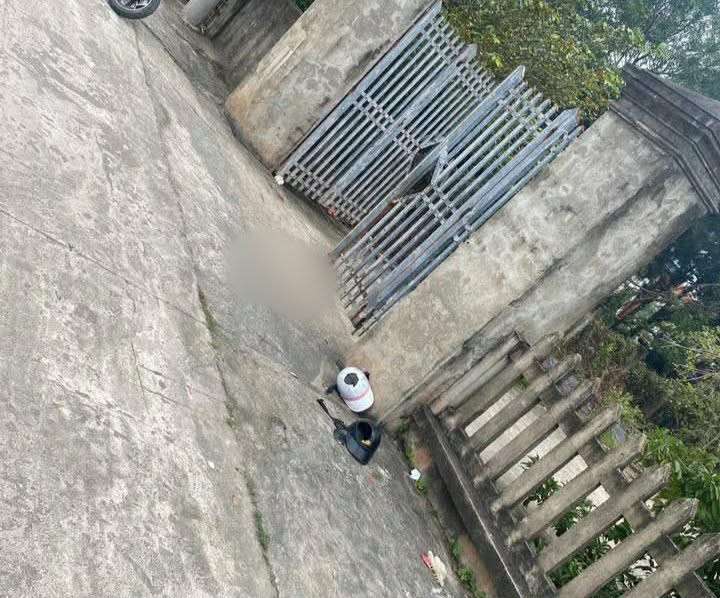 Hai nữ sinh lớp 8 ở Ninh Bình xô xát, một em tử vong