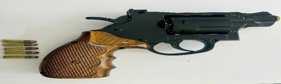 Khởi tố đối tượng tàng trữ 2 khẩu súng và hàng trăm viên đạn