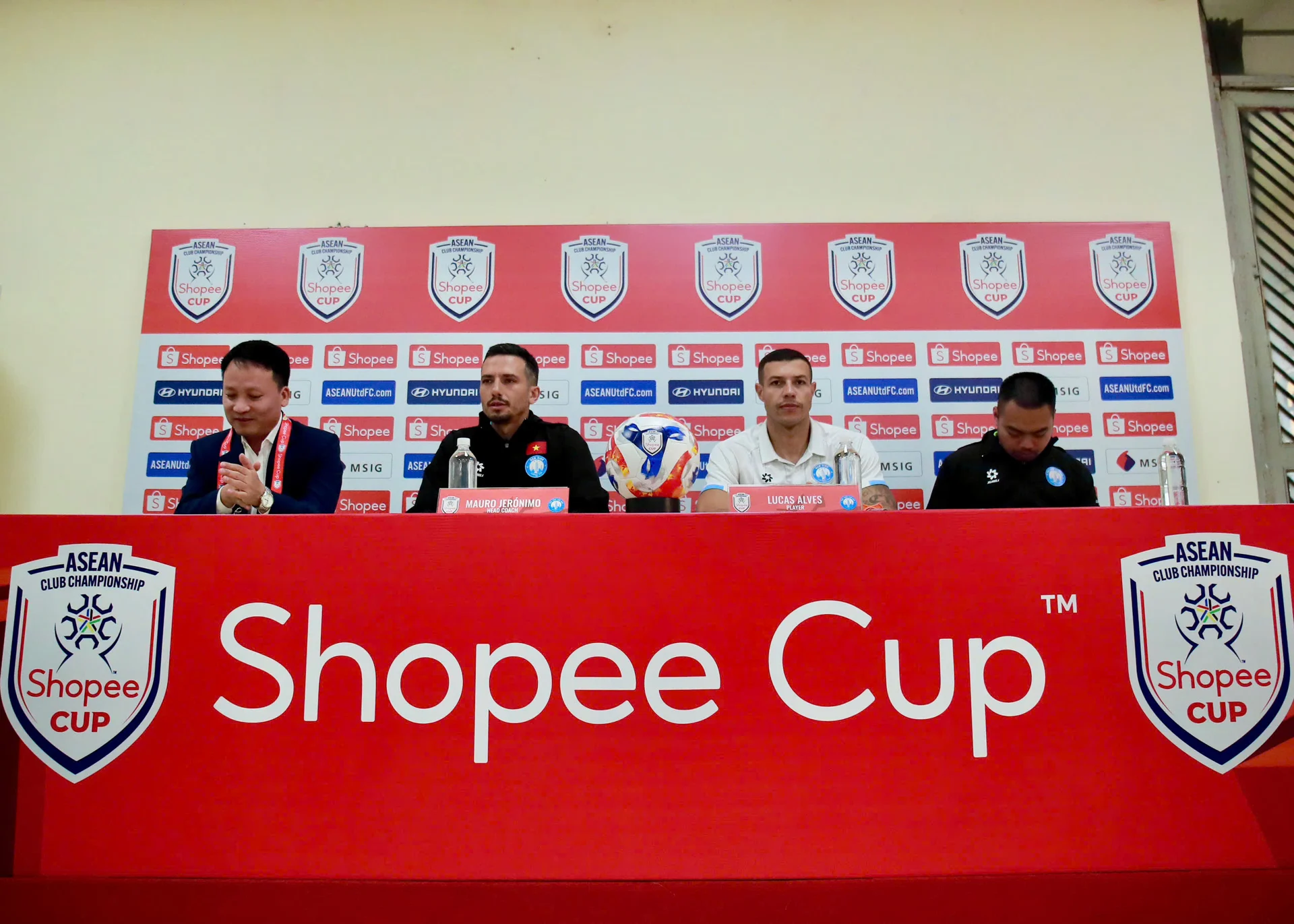 HLV Thép xanh Nam Định tiết lộ tình trạng của Nguyễn Xuân Son