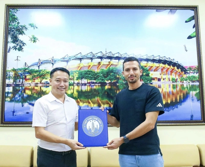 Nam Định thay HLV Bồ Đào Nha sau 104 ngày